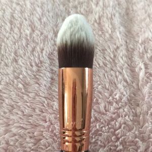 Sigma F86 Tapered Kabuki Brush